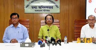 ককটেল বিস্ফোরণ ঘটিয়ে সংকট তৈরি করা যায় না: তথ্য উপদেষ্টা